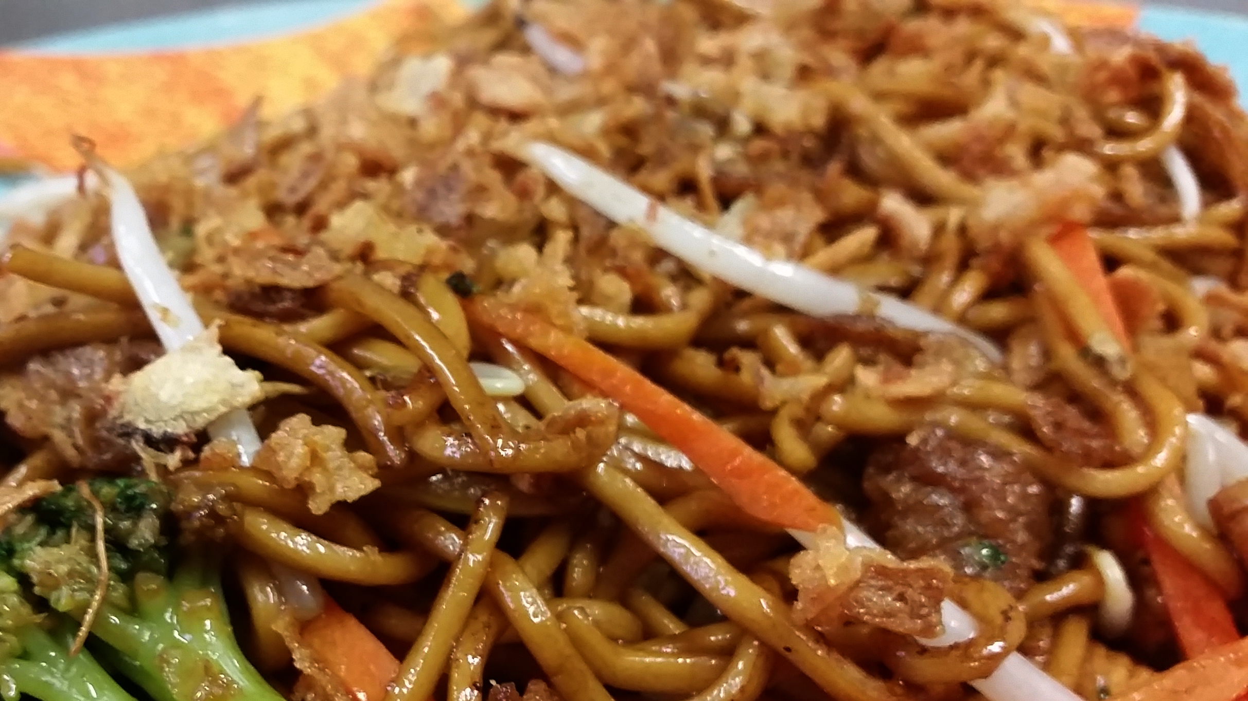 Gebratene Nudeln mit Gemüse